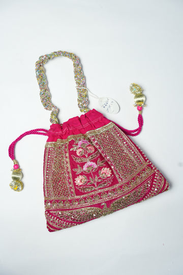 Aabhaari Potli